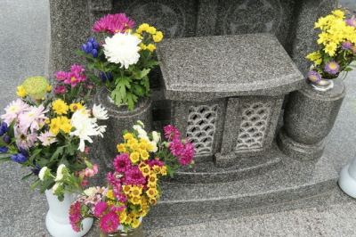 墓と花